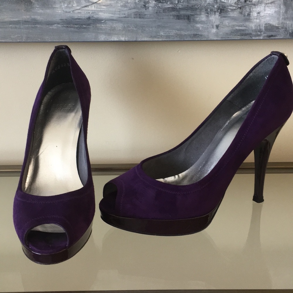 Stuart Weitzman size 7.5 purple shoes